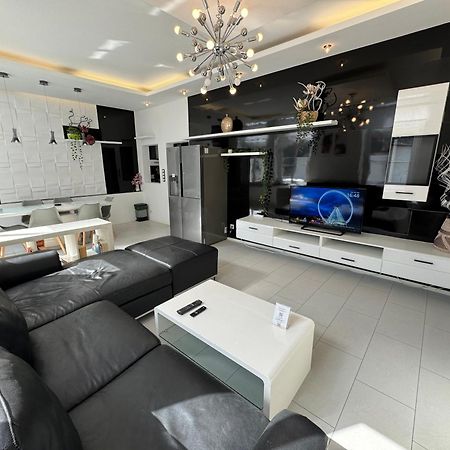 Moderne & Rustikale Monteurwohnung Im Zentrum 艾托弗 外观 照片