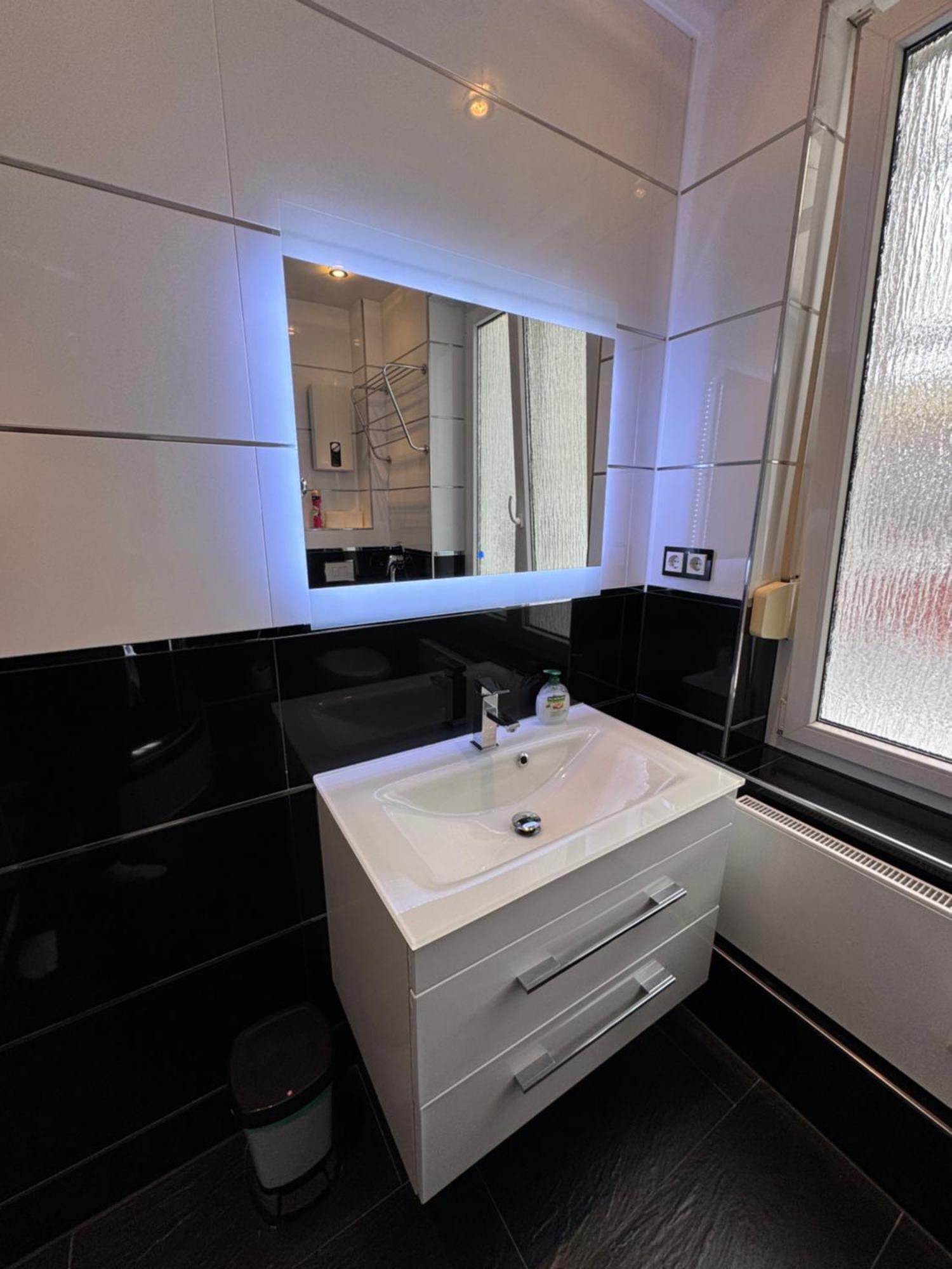 Moderne & Rustikale Monteurwohnung Im Zentrum 艾托弗 外观 照片