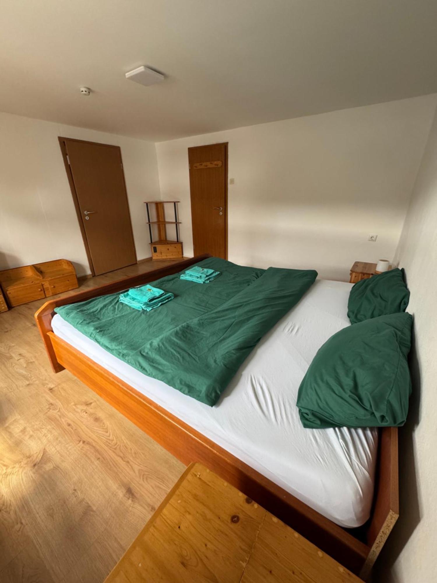 Moderne & Rustikale Monteurwohnung Im Zentrum 艾托弗 外观 照片