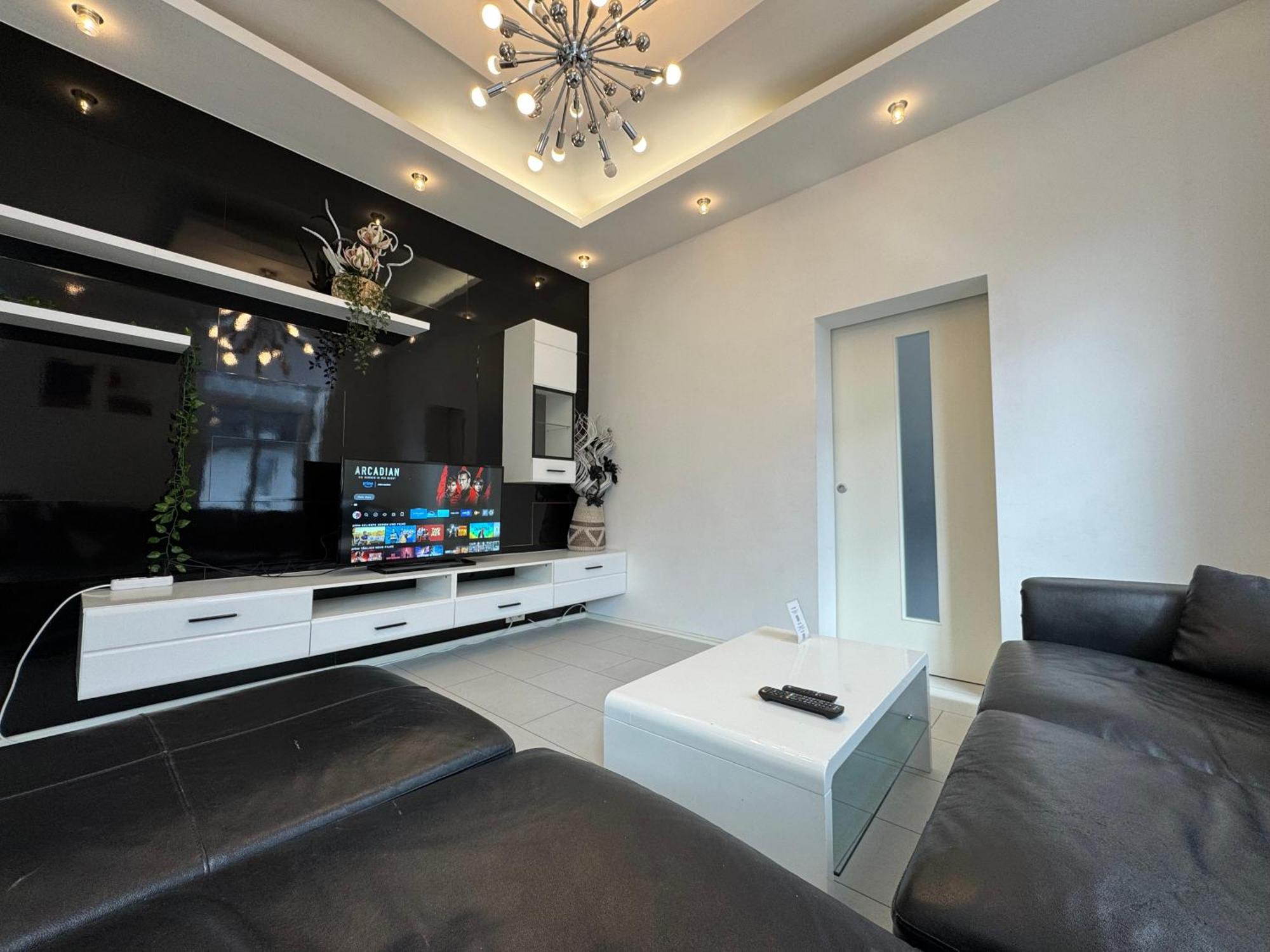 Moderne & Rustikale Monteurwohnung Im Zentrum 艾托弗 外观 照片